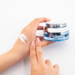 Омолаживающий питательный крем с пептидами EIR Moisture Peptide Rejuvenating & Nourishing Cream 